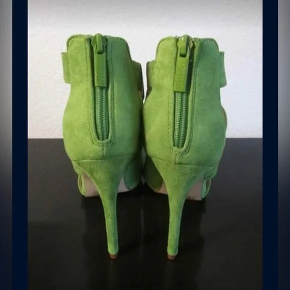 WOMEN'S NEON GREEN HIGH HEEL SANDAL - Picture 4 of 4